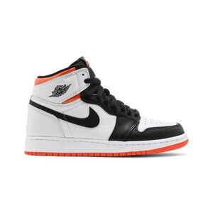 2021 Air Jordan 1 Retro High OG 
GS Size 4.5
'Electro Orange'
Preowned